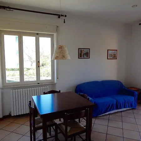 Apartment M127 - Marcelli, Trilocale Fronte Mare Completamente Accessoriato *