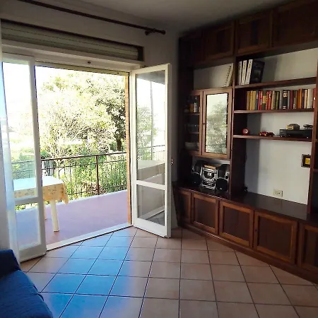 Apartment M127 - Marcelli, Trilocale Fronte Mare Completamente Accessoriato *