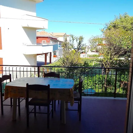 Apartment M127 - Marcelli, Trilocale Fronte Mare Completamente Accessoriato Marcelli